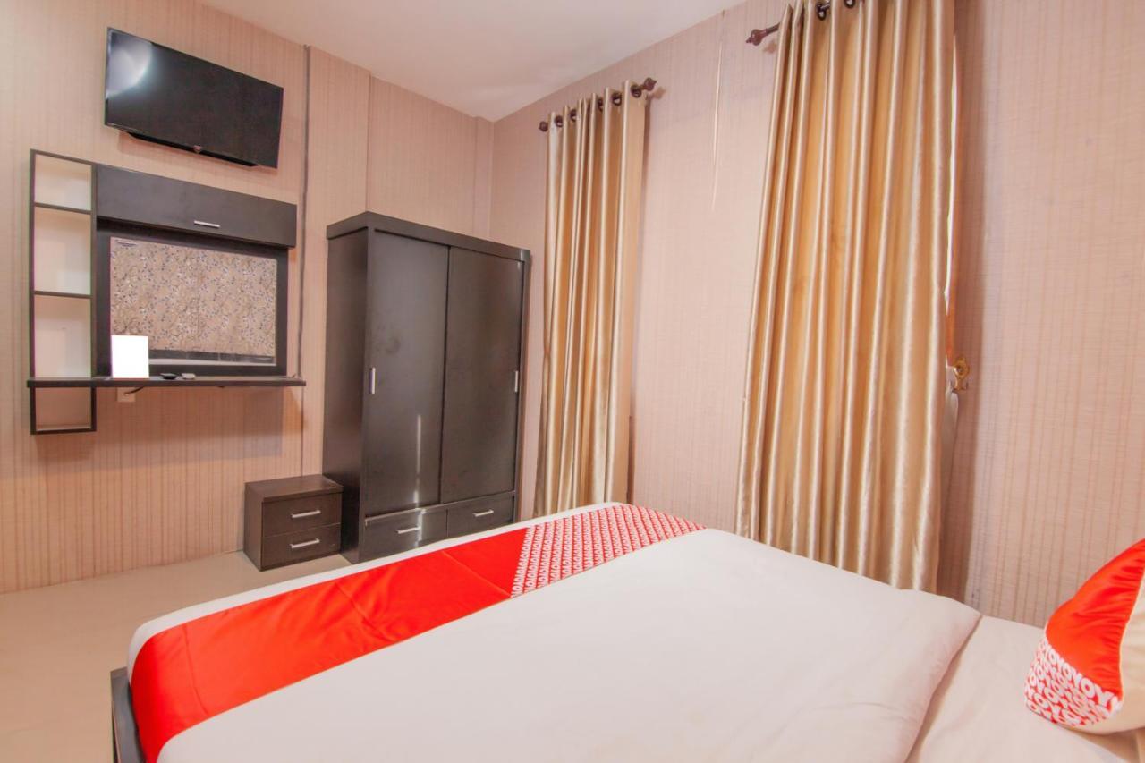 Oyo 2310 Residence 68 Pematangsiantar Exterior foto